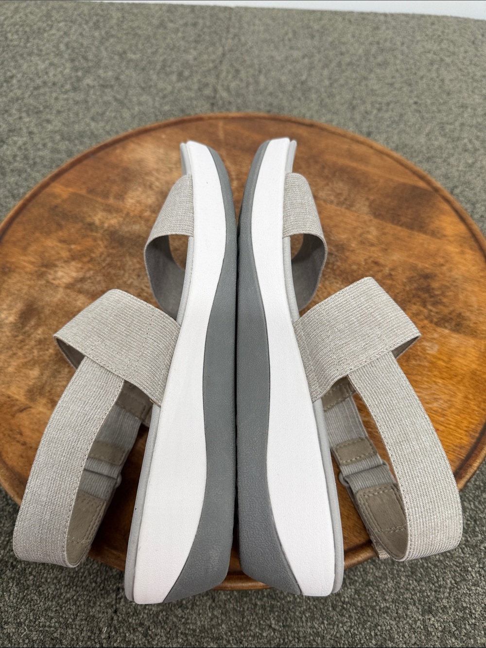 Cloudsteppers Clarks Sandal Wm 9 Arla Jacory Sand Gray Stretch 2 Strap Slingback - Picture 10 of 12